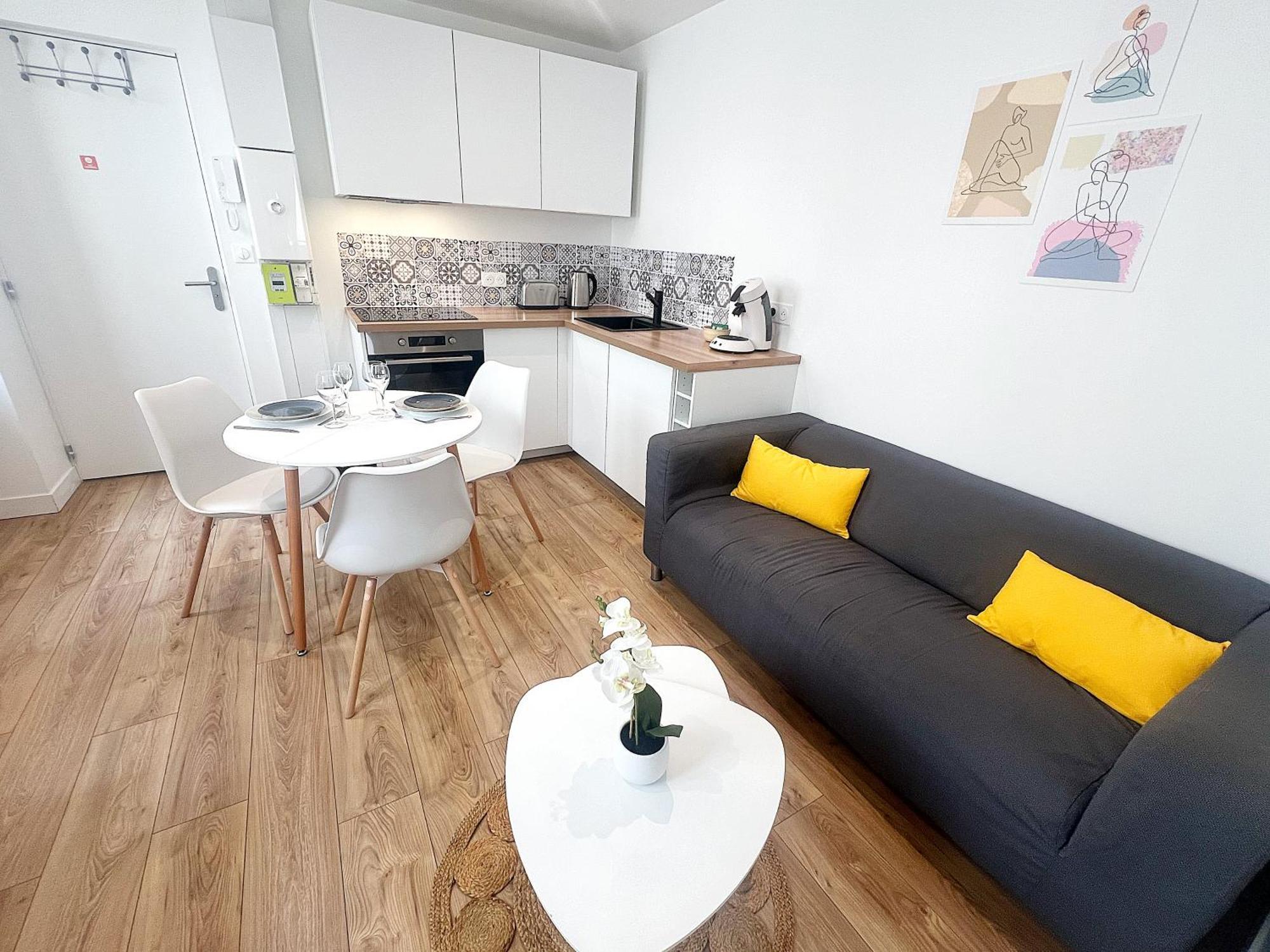 Apartament Le Petit Barbusse, Proche Centre Avec Netflix Reims Zewnętrze zdjęcie